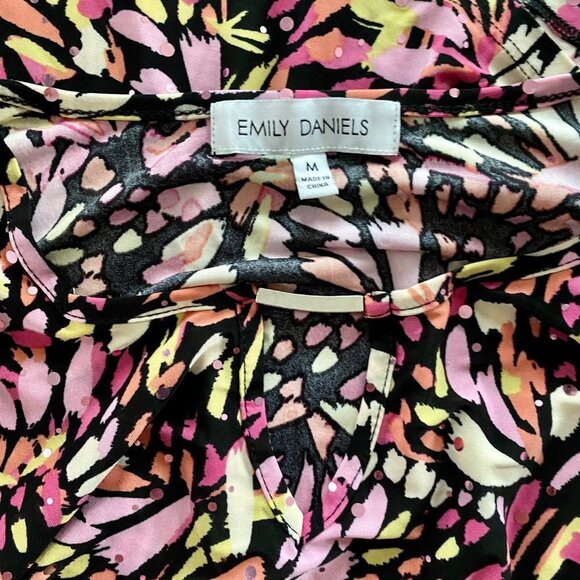 Emily Daniels Pullover Top with 3/4 Sleeves, Keyhole, Sparkle Women's Medium - Picture 7 of 9